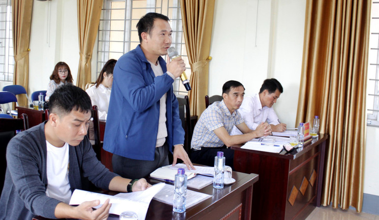 Phóng viên đề nghị Ban tổ chức cung cấp thông tin báo chí về Giải đua.