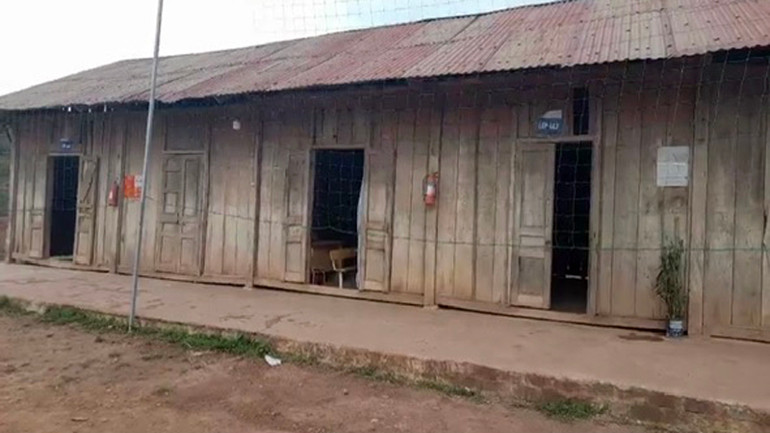 Một điểm trường còn nhiều phòng học bán kiên cố ở xã Tà Tổng huyện Mường Tè.