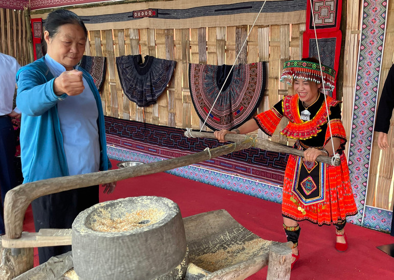 Trải nghiệm không gian sinh hoạt đời thường của người dân bản địa. Trải nghiệm không gian sinh hoạt đời thường của người dân bản địa.