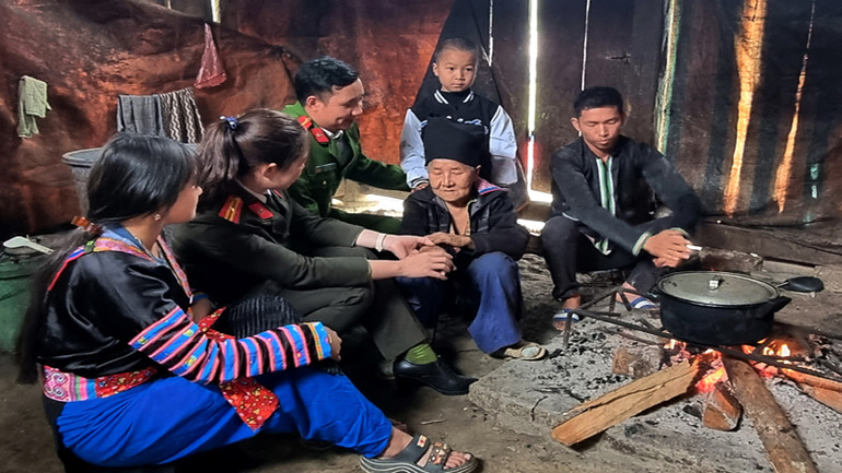 Sự nỗ lực không ngừng của những đảng viên tiên phong trong thực hiện nhiệm vụ, các loại tệ nạn đã được bóc gỡ khỏi địa bàn Tà Tổng.