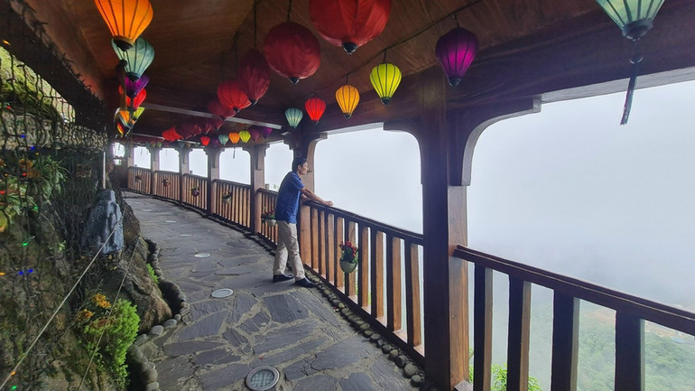 Khu du lịch sinh thái đỉnh đèo Hoàng Liên-cổng trời Ô Quy Hồ là một điểm đến, điểm check-in tuyệt vời đối với du khách. Khu du lịch sinh thái đỉnh đèo Hoàng Liên-cổng trời Ô Quy Hồ là một điểm đến, điểm check-in tuyệt vời đối với du khách.