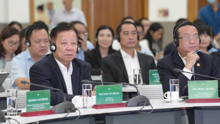 Lãnh đạo Ủy ban nhân dân tỉnh Bình Dương và lãnh đạo Tổng Công ty Becamex IDC tại hội thảo.