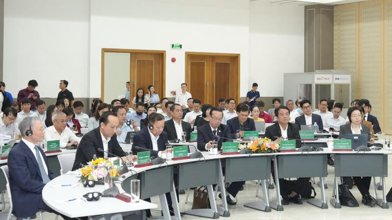 Các đại biểu dự hội thảo.