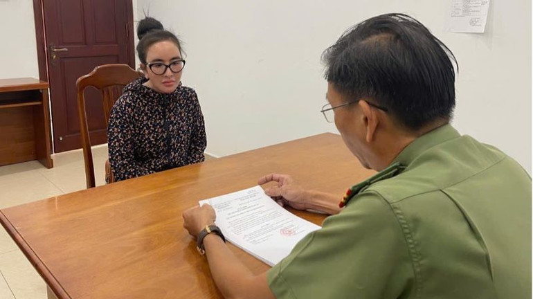 Đối tượng Nguyễn Thị Kim Uyên tại cơ quan Công an.