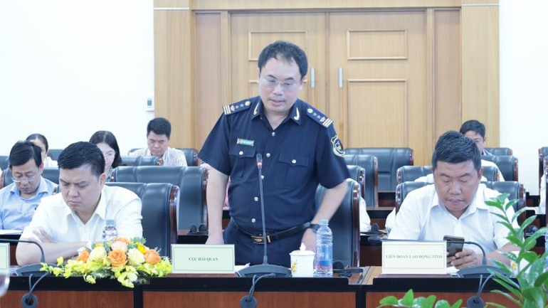 Lãnh đạo Cục Hải quan tỉnh Bình Dương chia sẻ và giải đáp thỏa đáng những ý kiến kiến nghị của doanh nghiệp.