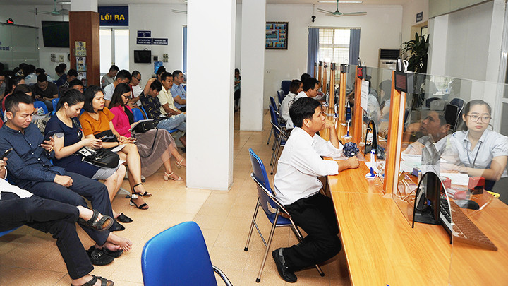 Người lao động cần cân nhắc khi có ý định rút bảo hiểm xã hội. Ảnh: NAM NGUYỄN
