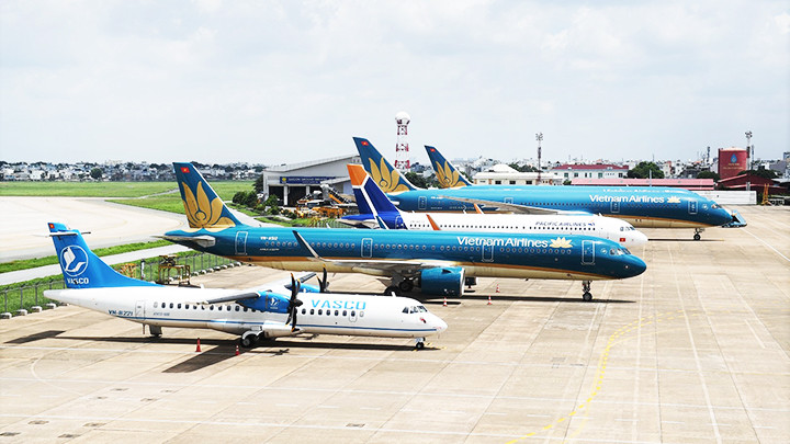 Tuy mở cửa bầu trời sớm, song thu hút khách du lịch qua đường hàng không của Việt Nam chưa đạt như kỳ vọng. Tuy mở cửa bầu trời sớm, song thu hút khách du lịch qua đường hàng không của Việt Nam chưa đạt như kỳ vọng.