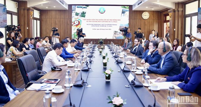 Toàn cảnh buổi làm việc. Toàn cảnh buổi làm việc.