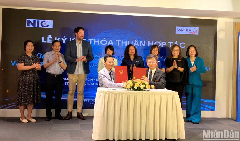 Trung tâm Đổi mới sáng tạo quốc gia (NIC) và Hội Trí thức và Chuyên gia Việt Australia (VASEA) đã ký biên bản ghi nhớ hợp tác. Trung tâm Đổi mới sáng tạo quốc gia (NIC) và Hội Trí thức và Chuyên gia Việt Australia (VASEA) đã ký biên bản ghi nhớ hợp tác.