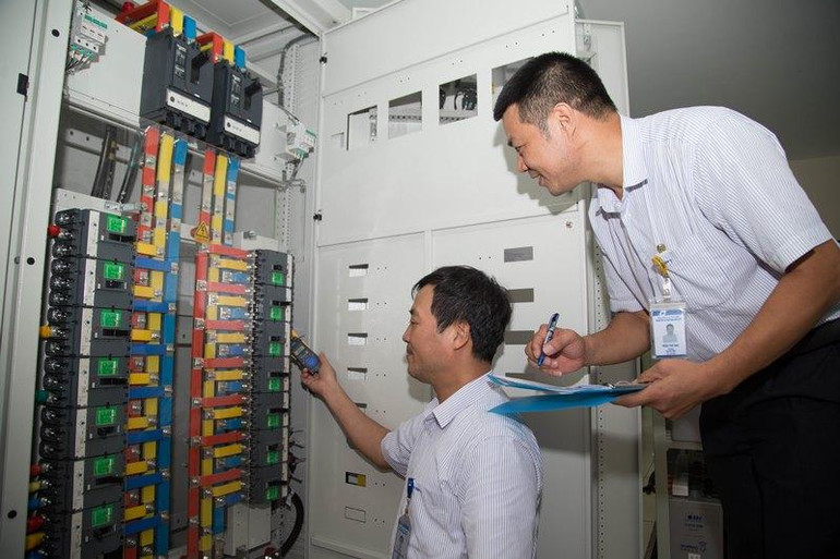 VNPT với cơ sở hạ tầng Data Center cùng đội ngũ kỹ sư giàu kinh nghiệm luôn hỗ trợ 24/7.