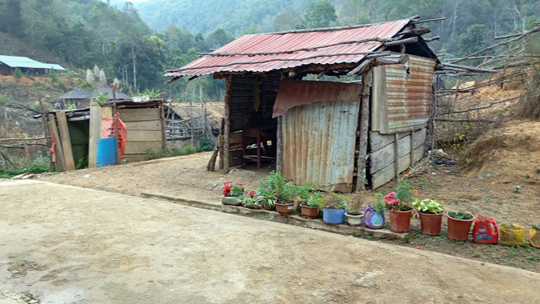 Nơi nấu ăn của giáo viên và nấu bữa trưa cho học trò của điểm trường Phiêng Manh, xã Nậm Manh. Nơi nấu ăn của giáo viên và nấu bữa trưa cho học trò của điểm trường Phiêng Manh, xã Nậm Manh.