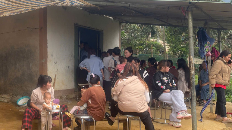 Nạn nhân Giàng Thị Cầu đã tử vong và được đưa về an táng tại gia đình.