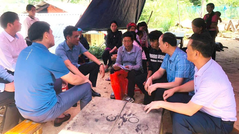 Chính quyền địa phương thăm hỏi, động viên thân nhân các nạn nhân.