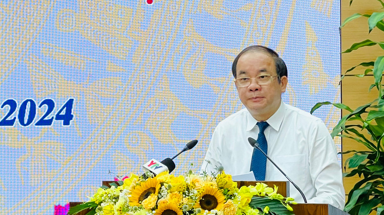 Đồng chí Tạ Văn Long, Phó Bí thư Thường trực Tỉnh ủy Yên Bái phát biểu tại Hội nghị. (Ảnh: THANH SƠN)