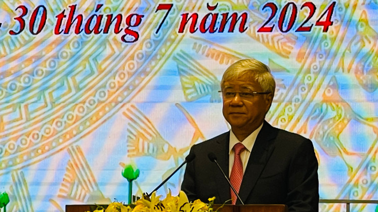 Đồng chí Đỗ Văn Chiến, Ủy viên Bộ Chính trị, Bí thư Trung ương Đảng, Chủ tịch Ủy ban Trung ương Mặt trận Tổ quốc Việt Nam phát biểu tại đại hội. (Ảnh: THANH SƠN) Đồng chí Đỗ Văn Chiến, Ủy viên Bộ Chính trị, Bí thư Trung ương Đảng, Chủ tịch Ủy ban Trung ương Mặt trận Tổ quốc Việt Nam phát biểu tại đại hội. (Ảnh: THANH SƠN)