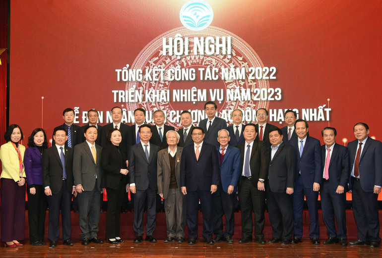 Thủ tướng Chính phủ Phạm Minh Chính với đại biểu tham dự Hội nghị.