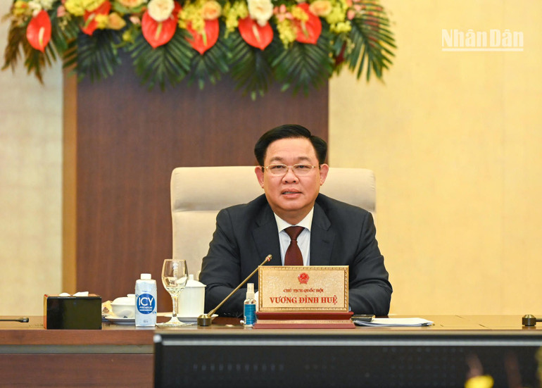 Chủ tịch Quốc hội Vương Đình Huệ phát biểu ý kiến tại phiên họp. (Ảnh: Duy Linh)