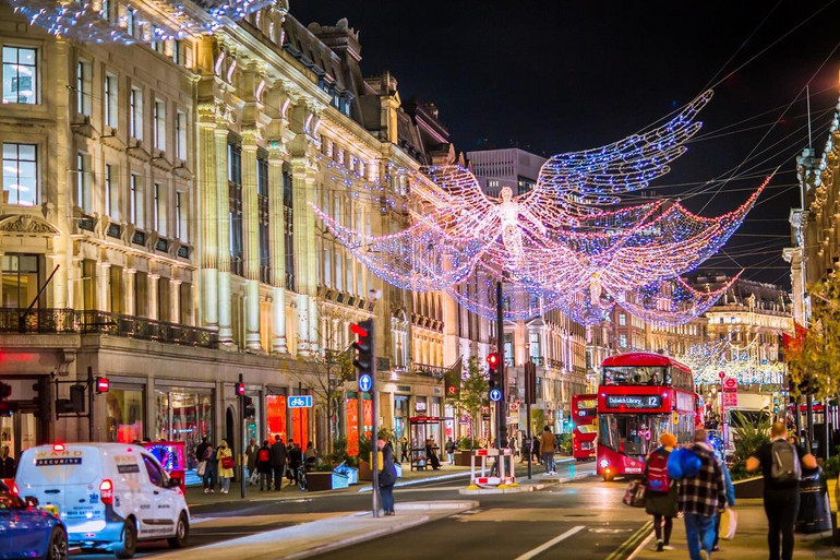 Kinh tế đêm là mảnh ghép quan trọng của những thiên đường du lịch. Ảnh: Shutterstock