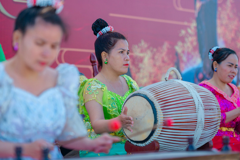 Các chương trình nghệ thuật tại ga Tâm An được trình diễn với hai suất diễn mỗi ngày.