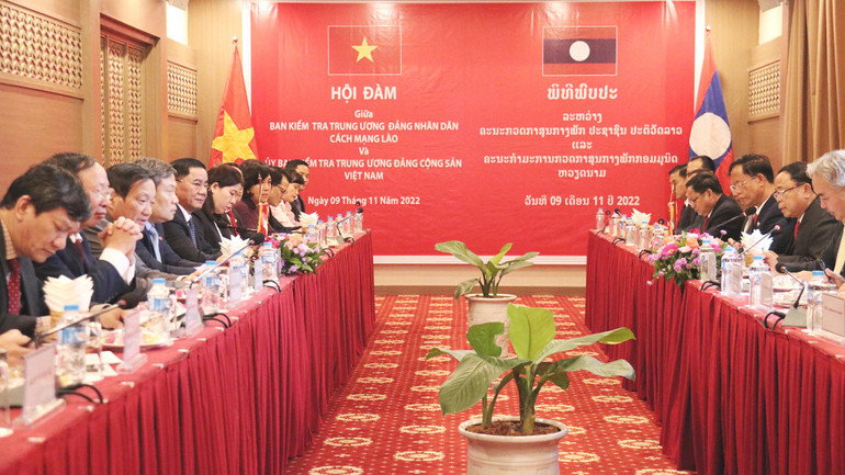 Quang cảnh hội đàm giữa hai Cơ quan Kiểm tra Trung ương. (Ảnh: Trịnh Dũng)