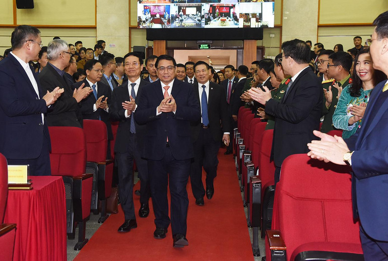 Thủ tướng Phạm Minh Chính và các đại biểu đến dự hội nghị