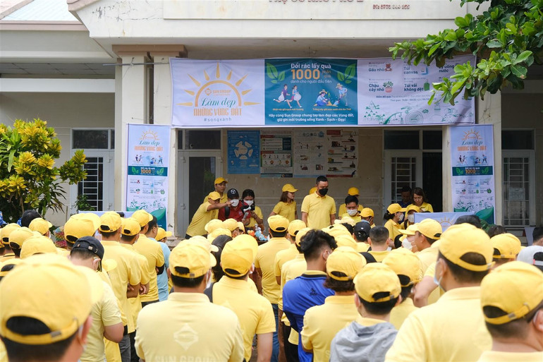 CBNV Sun Group chung tay làm sạch môi trường tại địa phương, lan tỏa tinh thần sống xanh