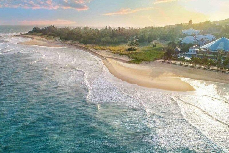 Bãi biển Hồ Tràm (Vũng Tàu) đang là điểm đến mới được yêu thích (Ảnh: vntrip) Bãi biển Hồ Tràm (Vũng Tàu) đang là điểm đến mới được yêu thích (Ảnh: vntrip)