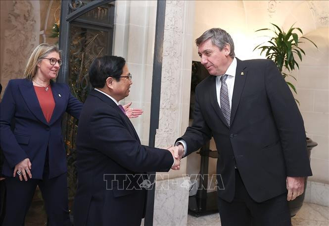 Thủ tướng Phạm Minh Chính làm việc với ông Jan Jambon, Bộ trưởng - Thủ hiến vùng Flanders. (Ảnh: TTXVN)