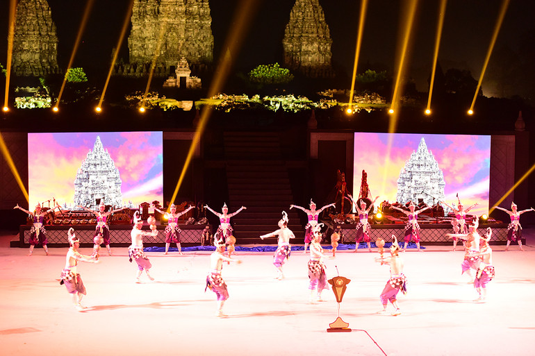 Màn biểu diễn nghệ thuật truyền thống Indonesia. Ảnh: (Tổng cục Du lịch) Màn biểu diễn nghệ thuật truyền thống Indonesia. Ảnh: (Tổng cục Du lịch)