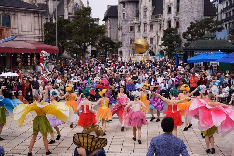 Show diễn tại Khu du lịch Sun World Ba Na Hills.