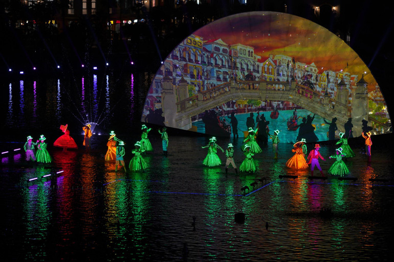 Show diễn nhạc nước đầy mê hoặc tại VinWonders Phú Quốc (Ảnh: VinWonders Phú Quốc)