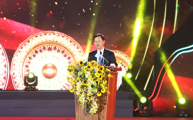 Đồng chí Dương Văn Trang ôn lại truyền thống 110 năm hình thành và phát triển tỉnh Kon Tum. Đồng chí Dương Văn Trang ôn lại truyền thống 110 năm hình thành và phát triển tỉnh Kon Tum.