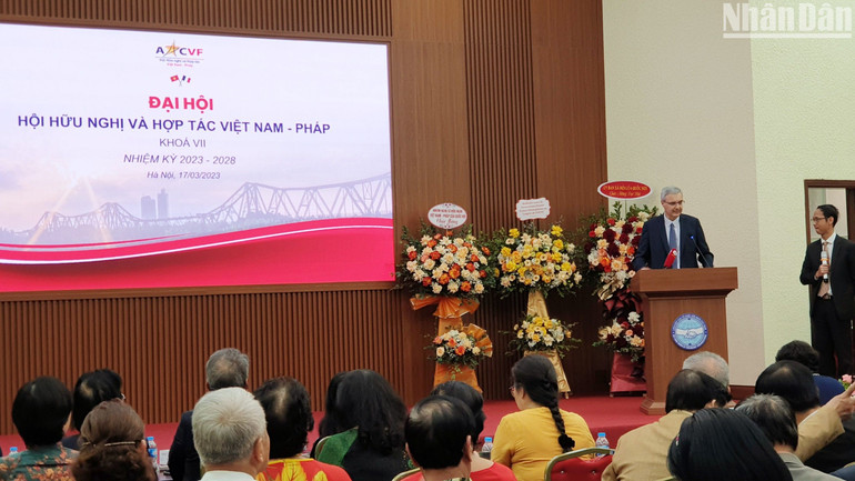 Đại sứ đặc mệnh toàn quyền Cộng hòa Pháp tại Việt Nam Nicolas Warnery phát biểu tại Đại hội. (Ảnh: N.TRANG)