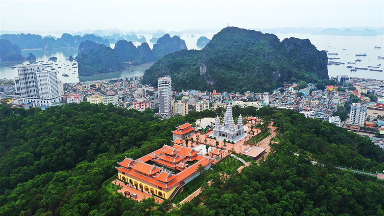 Bảo Hải Linh Thông Tự.