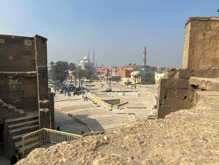 Khu vực hai tòa tháp Al-Ramla và Al-Haddad sau khi cải tạo để mở cửa trở lại cho công chúng. (Ảnh: Reuters)