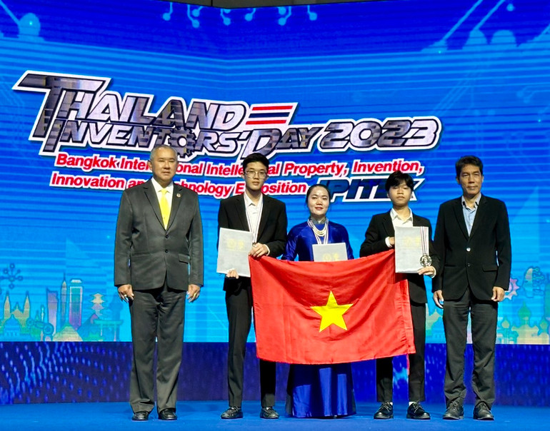 Huy chương Vàng cho thầy cô và học sinh đến từ Ninh Bình.