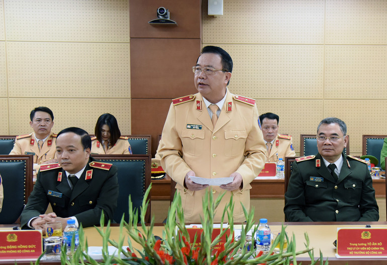 Thiếu tướng Nguyễn Văn Trung, Cục trưởng Cục Cảnh sát giao thông phát biểu.