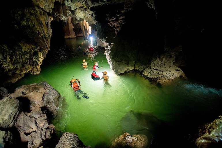 Những du khách ưa thám hiểm năm 2024 muốn bỏ qua những kỳ nghỉ được sắp đặt sẵn để thả mình khám phá miền đất mới. (Ảnh: HƯƠNG GIANG) Những du khách ưa thám hiểm năm 2024 muốn bỏ qua những kỳ nghỉ được sắp đặt sẵn để thả mình khám phá miền đất mới. (Ảnh: HƯƠNG GIANG)