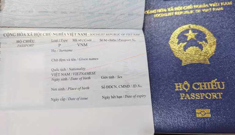 Nơi sinh đã được bổ sung tại trang về nhân thân trong Hộ chiếu điện tử gắn chíp (Ảnh: Zing)