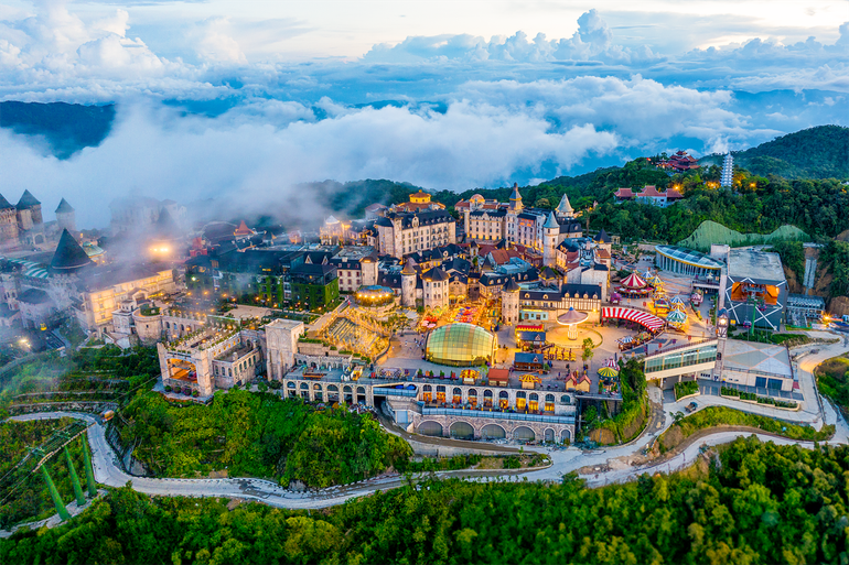 Sun World Ba Na Hills được nhận giải thưởng Công viên chủ đề hàng đầu châu Á. (Ảnh: Sun Group)