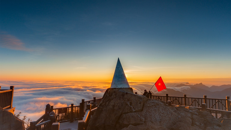 Những vẻ đẹp riêng có của Fansipan chỉ có thể đến gần hơn với du khách sau tuyến cáp treo hình thành.