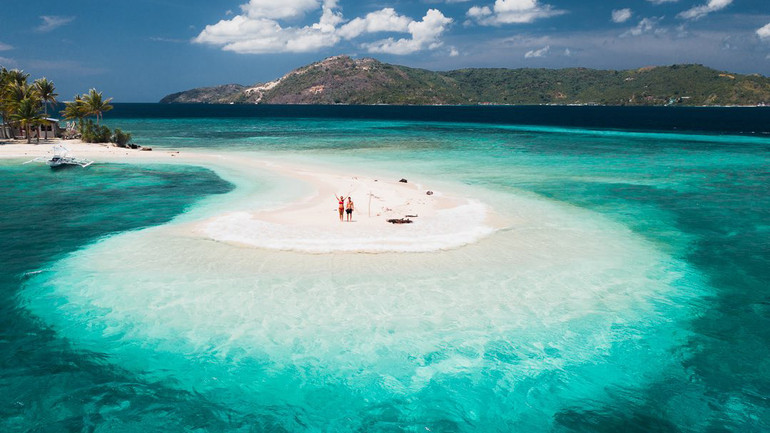 Hòn đảo nhỏ Romblon - một trong những địa điểm ngắm cả bình minh và hoàng hôn tuyệt đẹp ở Philippines. (Ảnh: thecoastalcampaign)