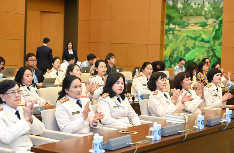 Đoàn đại biểu phụ nữ Công an nhân dân dự buổi gặp mặt.