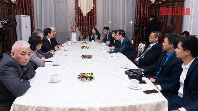 Các bên thảo luận về kế hoạch hợp tác. (Ảnh: THANH THỂ)