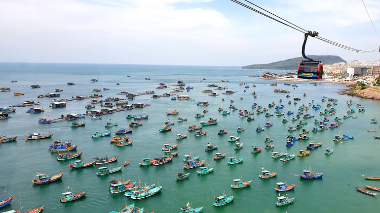 Khách Hàn Quốc chiếm tới gần một nửa lượng khách quốc tế sử dụng cáp treo tại khu du lịch SunWorld Hon Thom. (Ảnh: T.LINH)