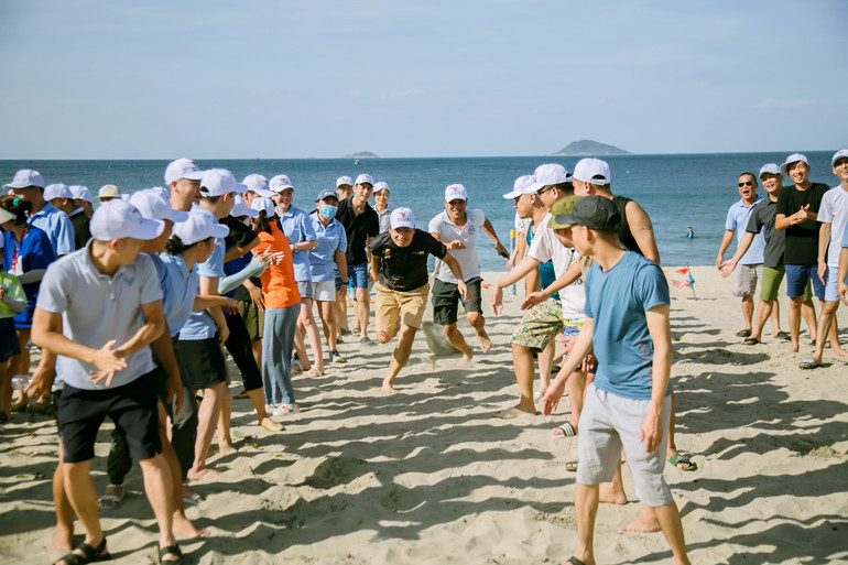 Du khách yêu thích các điểm đến gần biển, gần nguồn nước để trốn nóng. (Ảnh: CTV) Du khách yêu thích các điểm đến gần biển, gần nguồn nước để trốn nóng. (Ảnh: CTV)