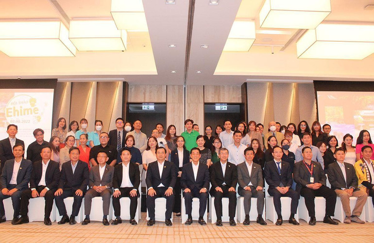 Các đại biểu tại Hội thảo chụp ảnh kỷ niệm (Ảnh: TITC)