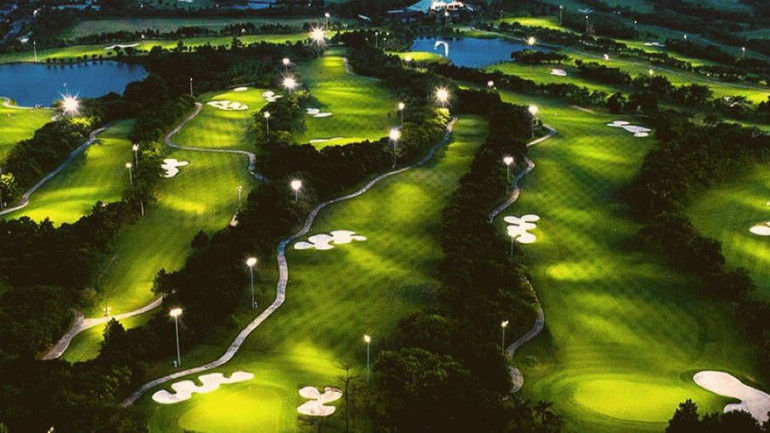 Hà Nội đang có 6 cụm sân golf với 10 sân đấu mang thương hiệu nổi tiếng, đẳng cấp. (Ảnh: Hanoi Golf Club) Hà Nội đang có 6 cụm sân golf với 10 sân đấu mang thương hiệu nổi tiếng, đẳng cấp. (Ảnh: Hanoi Golf Club)