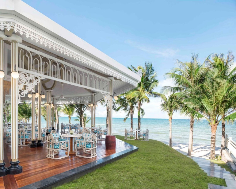 Không gian ấn tượng tại JW Marrioitt Phu Quoc Emerald Bay Resort (Ảnh: Facebook JW Marriott)