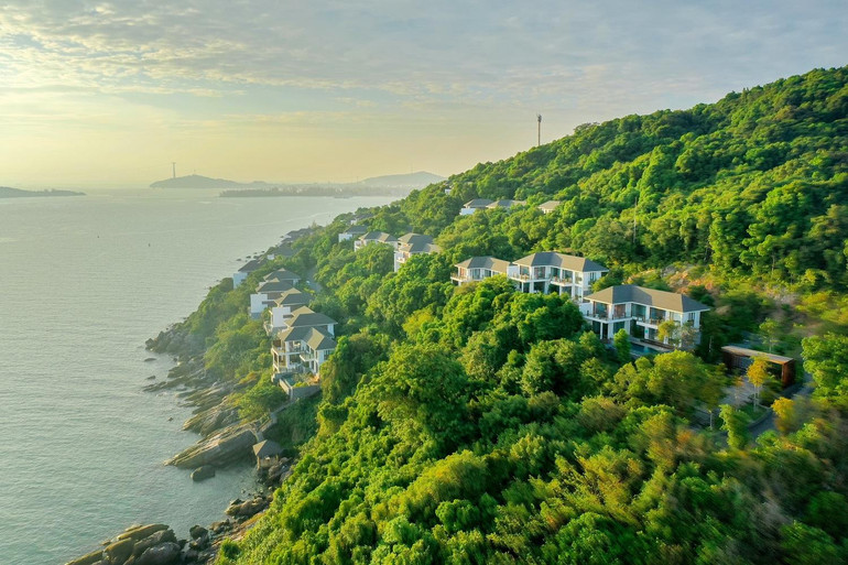 Những căn biệt thự trên ghềnh đá đỉnh cao tại Sun Premier Village The Eden Bay